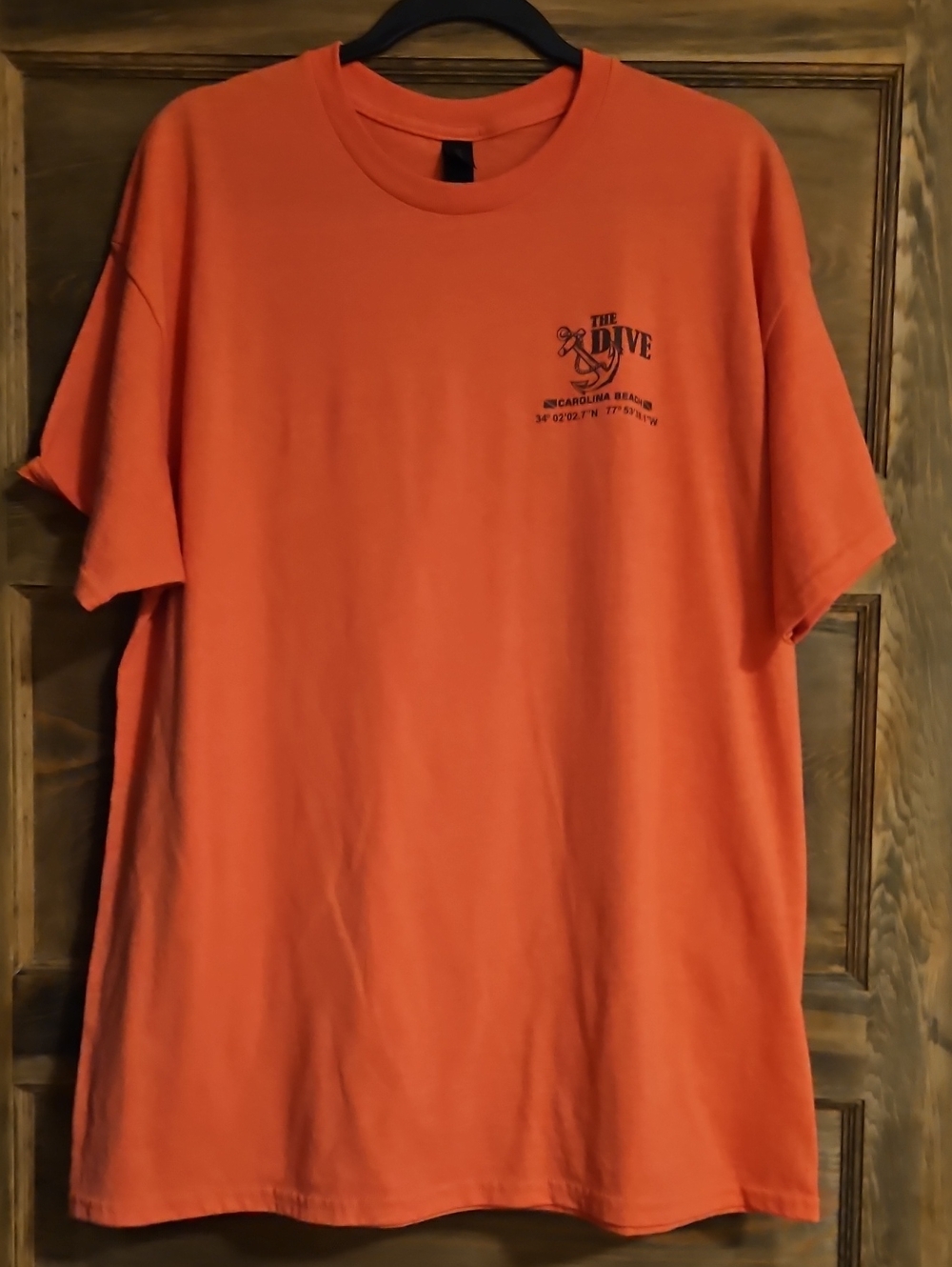 Carolina Beach Dive Bar Men's Short-Sleeve Tee